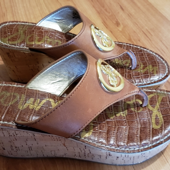 COPY - Sam Eldelman sandal - Picture 2 of 4